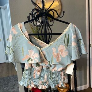 🩵 NWT Love & Piece top 🩵